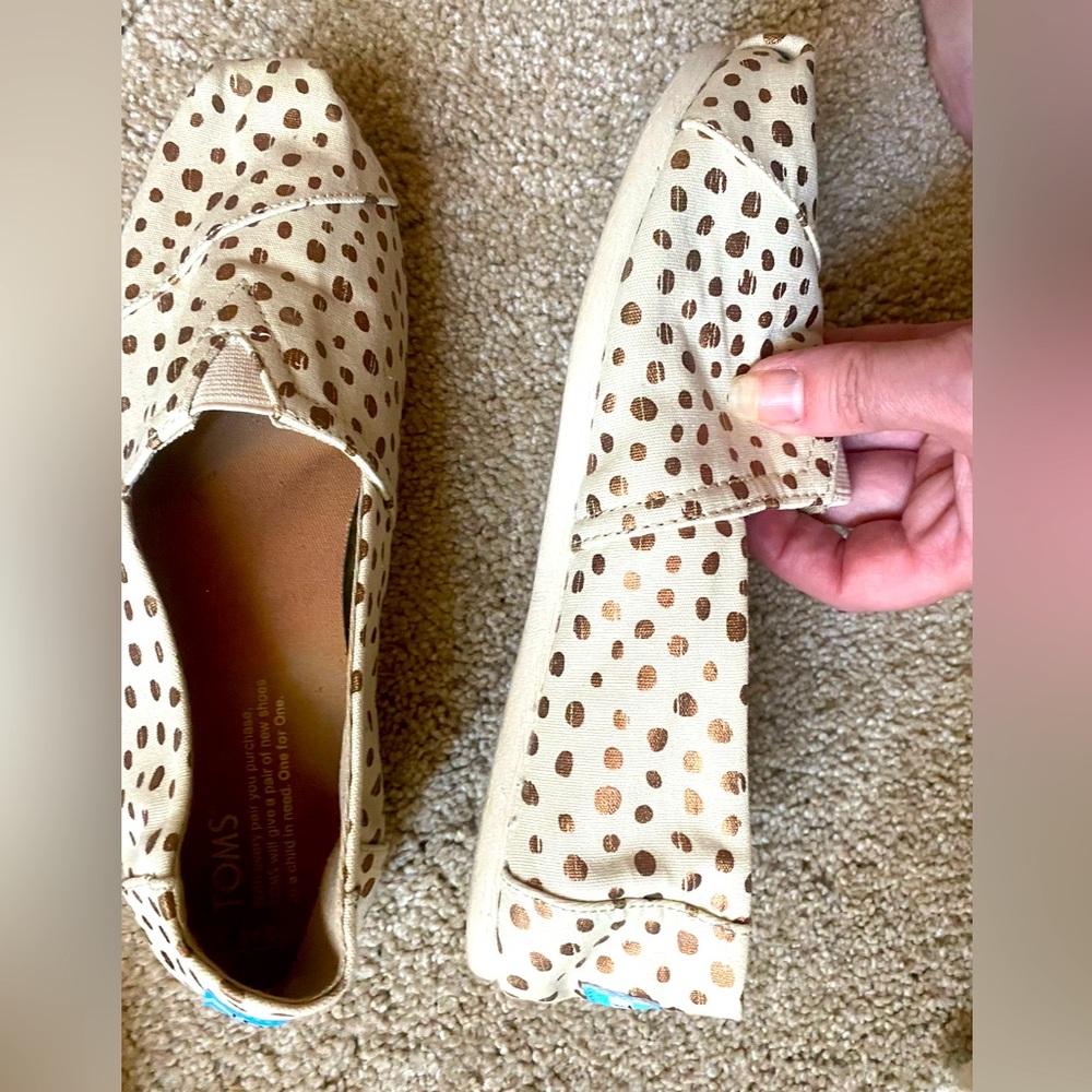 Tom’s gold leopard print shoes size 8. Worm 3x